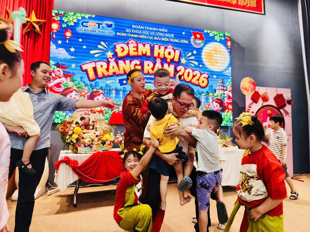 Cục Bưu điện Trung ương tổ chức chương tr&igrave;nh "Đ&ecirc;m hội Trăng rằm 2026" cho thiếu nhi - Ảnh 10.